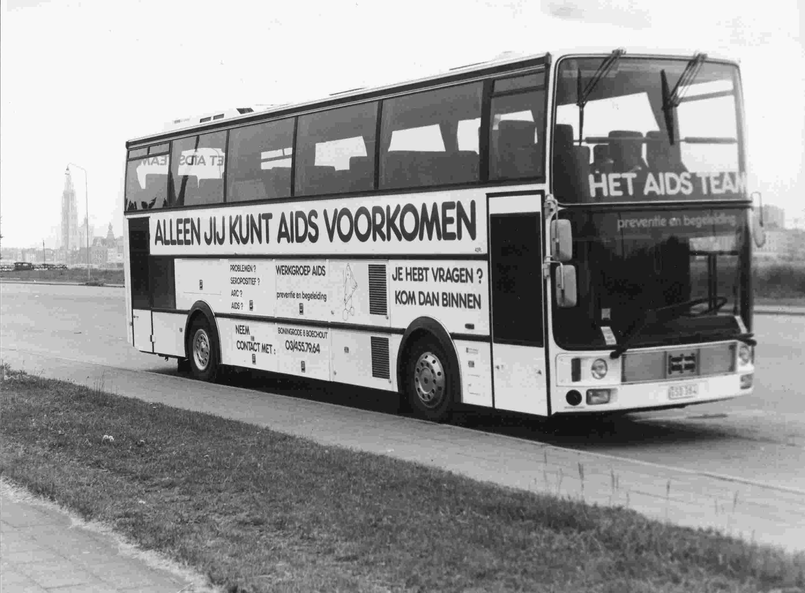 Foto van de aidsbus